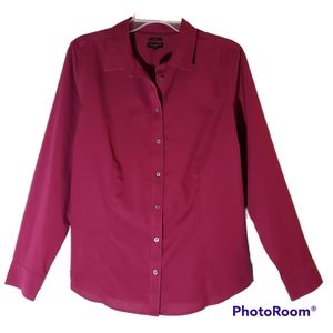 Talbott ladies 14P button down long sleeve dress blouse. 267